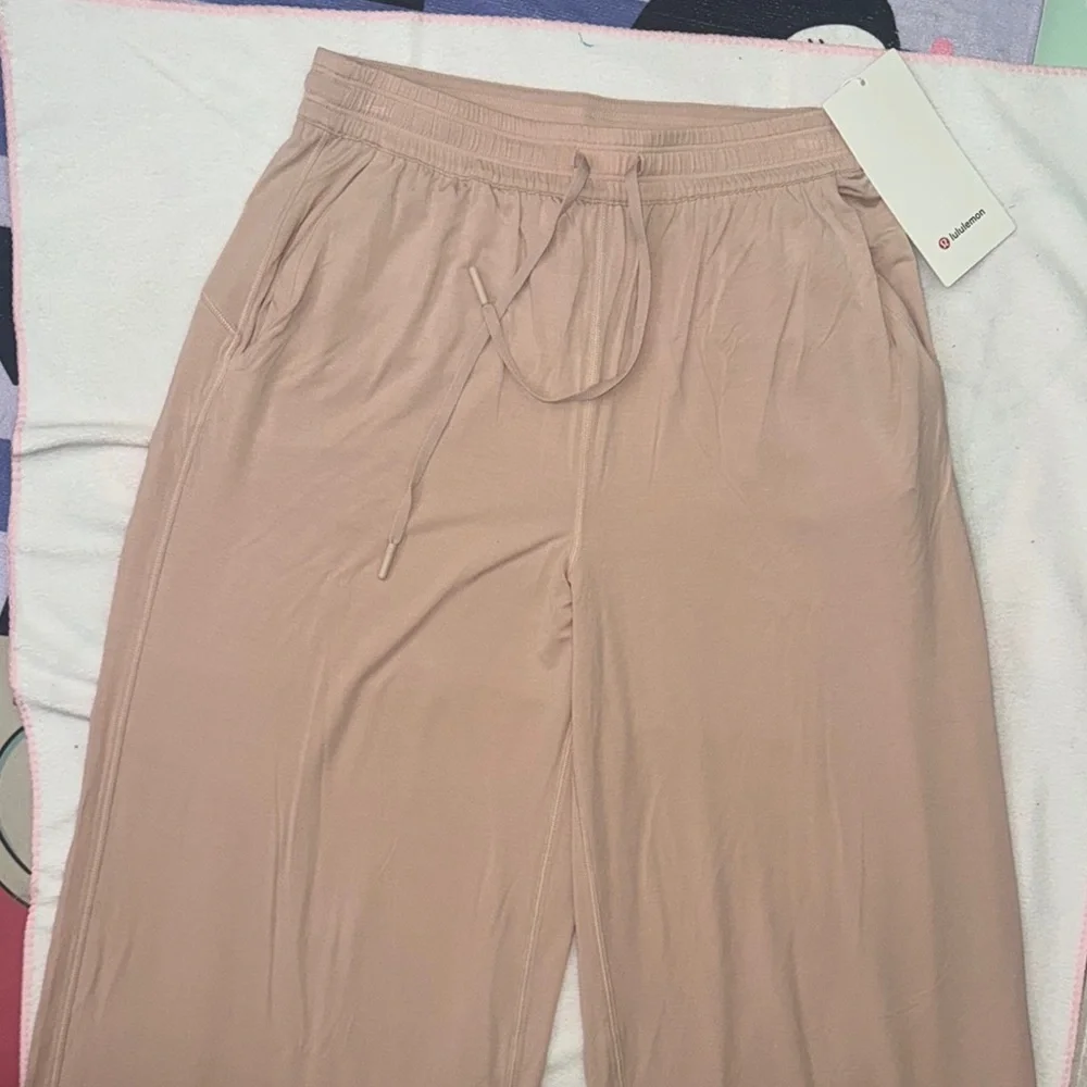 Lululemon Modal High-Rise Wide-Leg Lounge Pant *NWT 6/Misty Shell - Picture 3 of 9